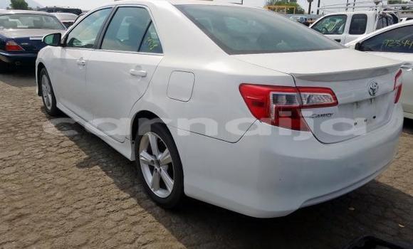 Buy New Toyota Camry White Car in Badagry in Lagos State Buy New Toyota Camry White Car in Badagry in Lagos State