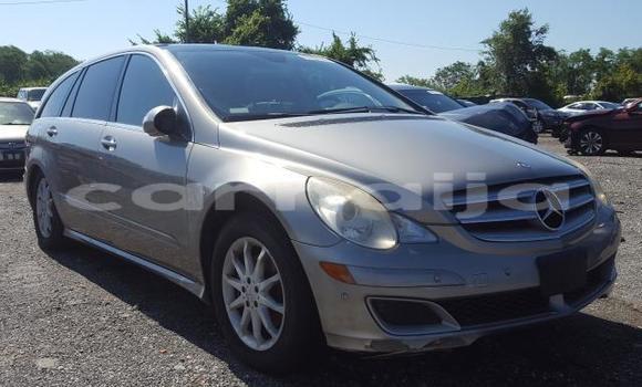 Buy New Mercedes-Benz R–Class Silver Car in Badagry in Lagos State Buy New Mercedes-Benz R–Class Silver Car in Badagry in Lagos State