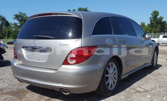 Buy New Mercedes-Benz R–Class Silver Car in Badagry in Lagos State Buy New Mercedes-Benz R–Class Silver Car in Badagry in Lagos State