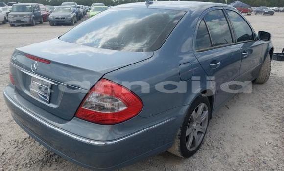 Acheter Neuf Voiture Mercedes-Benz E–Class Bleu à Badagry, État de Lagos Acheter Neuf Voiture Mercedes-Benz E–Class Bleu à Badagry, État de Lagos