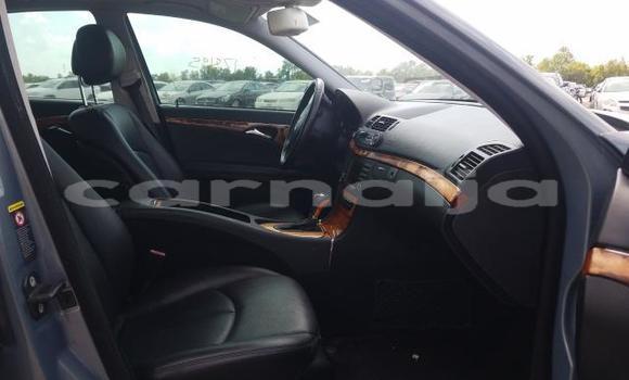 Acheter Neuf Voiture Mercedes-Benz E–Class Bleu à Badagry, État de Lagos Acheter Neuf Voiture Mercedes-Benz E–Class Bleu à Badagry, État de Lagos