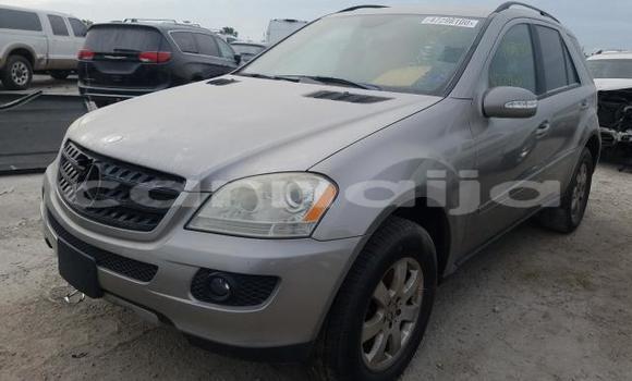 Acheter Neuf Voiture Mercedes-Benz ML–Class Gris à Badagry, État de Lagos Acheter Neuf Voiture Mercedes-Benz ML–Class Gris à Badagry, État de Lagos