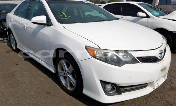 Buy New Toyota Camry White Car in Badagry in Lagos State Buy New Toyota Camry White Car in Badagry in Lagos State