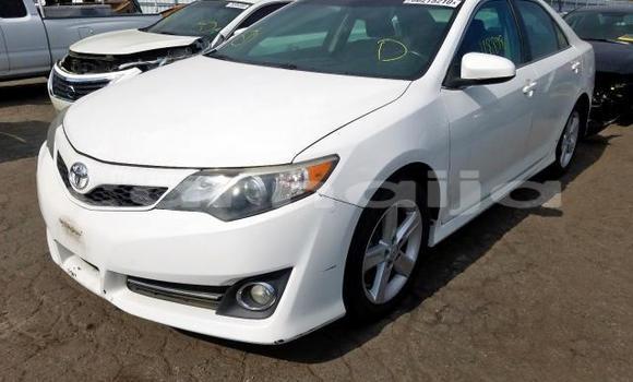 Acheter Neuf Voiture Toyota Camry Blanc à Badagry, État de Lagos Acheter Neuf Voiture Toyota Camry Blanc à Badagry, État de Lagos