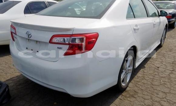Acheter Neuf Voiture Toyota Camry Blanc à Badagry, État de Lagos Acheter Neuf Voiture Toyota Camry Blanc à Badagry, État de Lagos