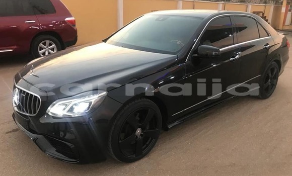Acheter Occasion Voiture Mercedes-Benz E–Class Noir à Lagos, État de Lagos Acheter Occasion Voiture Mercedes-Benz E–Class Noir à Lagos, État de Lagos