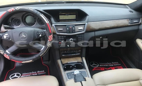 Acheter Occasion Voiture Mercedes-Benz E–Class Noir à Lagos, État de Lagos Acheter Occasion Voiture Mercedes-Benz E–Class Noir à Lagos, État de Lagos