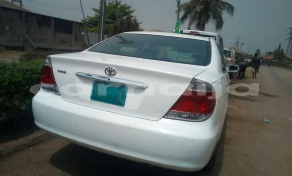 Acheter Occasion Voiture Toyota Camry Blanc à Lagos, État de Lagos Acheter Occasion Voiture Toyota Camry Blanc à Lagos, État de Lagos