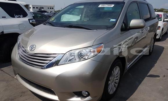 Acheter Neuf Voiture Toyota Sienna Beige à Badagry, État de Lagos Acheter Neuf Voiture Toyota Sienna Beige à Badagry, État de Lagos