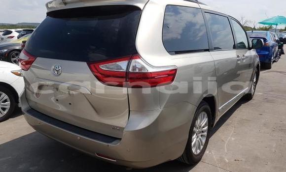 Acheter Neuf Voiture Toyota Sienna Beige à Badagry, État de Lagos Acheter Neuf Voiture Toyota Sienna Beige à Badagry, État de Lagos