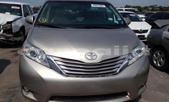 Acheter Neuf Voiture Toyota Sienna Beige à Badagry, État de Lagos Acheter Neuf Voiture Toyota Sienna Beige à Badagry, État de Lagos