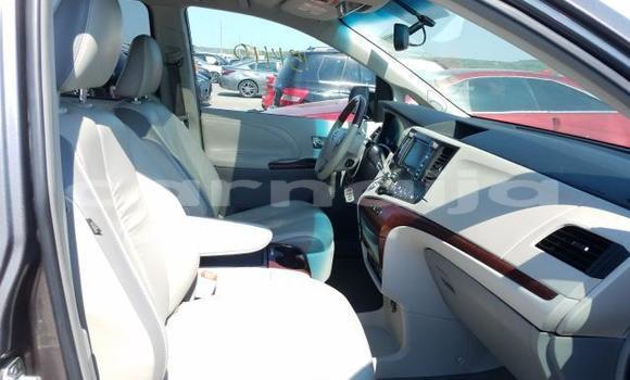 Acheter Neuf Voiture Toyota Sienna Noir à Badagry, État de Lagos Acheter Neuf Voiture Toyota Sienna Noir à Badagry, État de Lagos