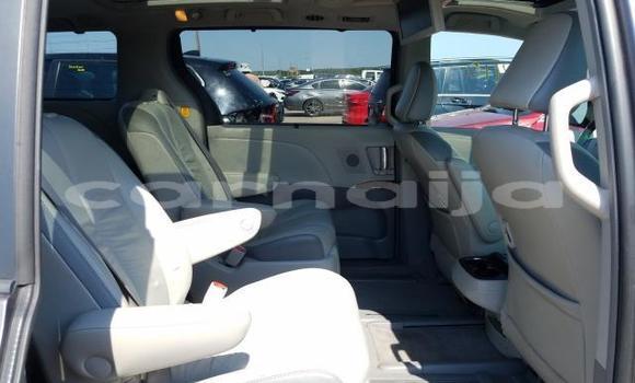 Acheter Neuf Voiture Toyota Sienna Noir à Badagry, État de Lagos Acheter Neuf Voiture Toyota Sienna Noir à Badagry, État de Lagos