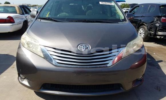 Acheter Neuf Voiture Toyota Sienna Noir à Badagry, État de Lagos Acheter Neuf Voiture Toyota Sienna Noir à Badagry, État de Lagos