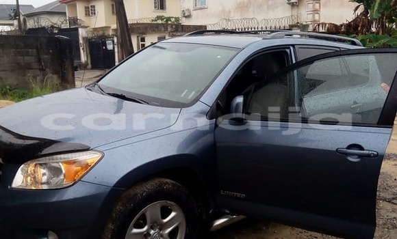 Acheter Occasion Voiture Toyota RAV4 Bleu à Lagos, État de Lagos Acheter Occasion Voiture Toyota RAV4 Bleu à Lagos, État de Lagos