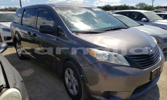 Buy Used Toyota Sienna Black Car in Lagos in Lagos State