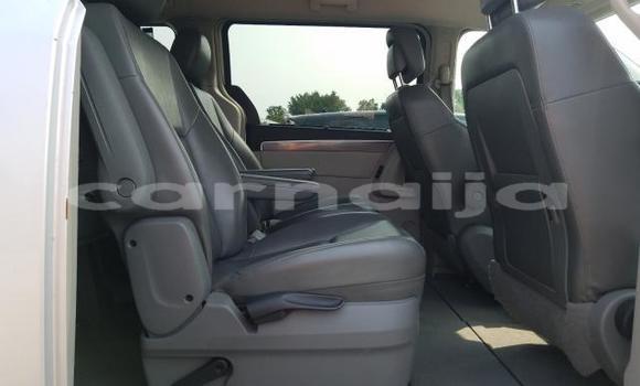 Acheter Neuf Voiture Volkswagen Routan Blanc à Badagry, État de Lagos Acheter Neuf Voiture Volkswagen Routan Blanc à Badagry, État de Lagos