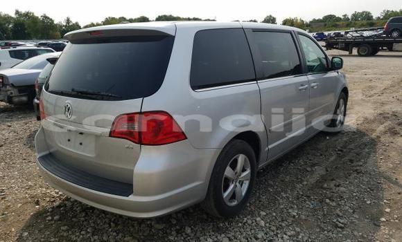 Acheter Neuf Voiture Volkswagen Routan Blanc à Badagry, État de Lagos Acheter Neuf Voiture Volkswagen Routan Blanc à Badagry, État de Lagos