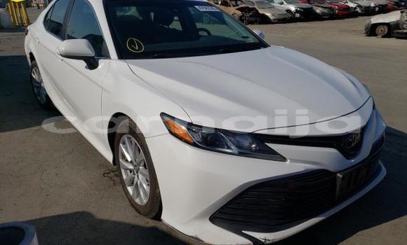 Acheter Import Voiture Toyota Camry Blanc à Ikoyi, État de Lagos