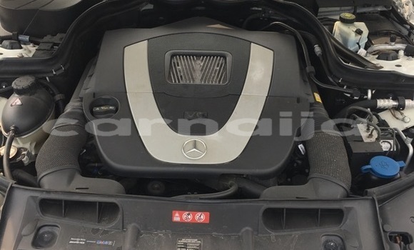 Acheter Neuf Voiture Mercedes-Benz C–Class Blanc à Ikeja, État de Lagos Acheter Neuf Voiture Mercedes-Benz C–Class Blanc à Ikeja, État de Lagos