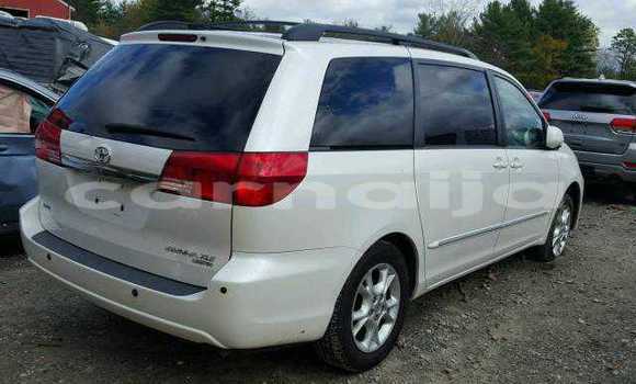 Acheter Occasion Voiture Toyota Sienna Blanc à Abeokuta, État d'Ogun Acheter Occasion Voiture Toyota Sienna Blanc à Abeokuta, État d'Ogun