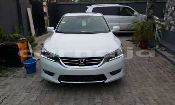 Acheter Occasion Voiture Honda Accord Blanc à Abeokuta, État d'Ogun
