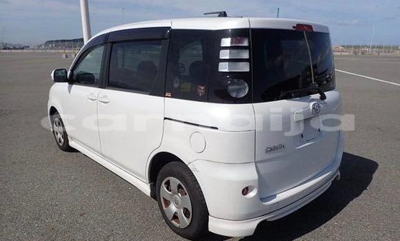 Buy New Toyota Sienta White Car in Badagry in Lagos State Buy New Toyota Sienta White Car in Badagry in Lagos State