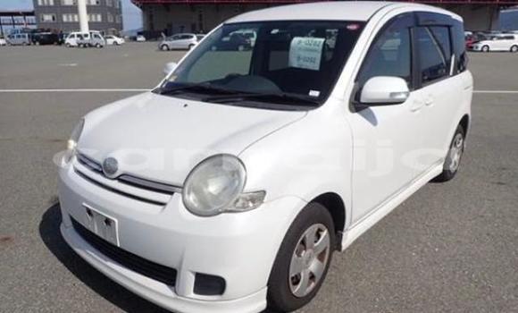 Buy New Toyota Sienta White Car in Badagry in Lagos State Buy New Toyota Sienta White Car in Badagry in Lagos State
