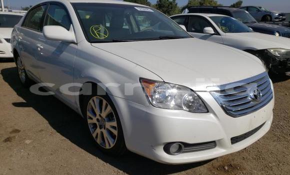 Buy New Toyota Avalon White Car in Badagry in Lagos State Buy New Toyota Avalon White Car in Badagry in Lagos State