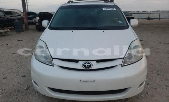 Buy New Toyota Sienna White Car in Badagry in Lagos State