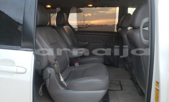 Buy New Toyota Sienna White Car in Badagry in Lagos State Buy New Toyota Sienna White Car in Badagry in Lagos State