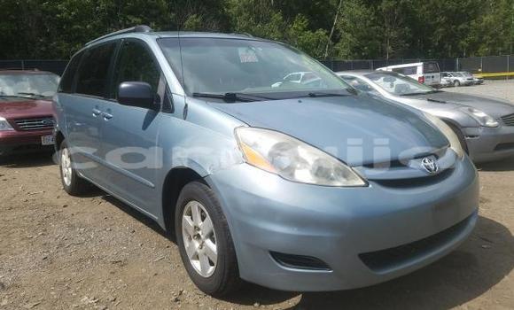 Buy New Toyota Sienna Silver Car in Badagry in Lagos State