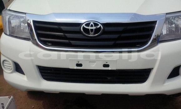 Acheter Import Voiture Toyota Hilux Blanc à Lagos, État de Lagos Acheter Import Voiture Toyota Hilux Blanc à Lagos, État de Lagos