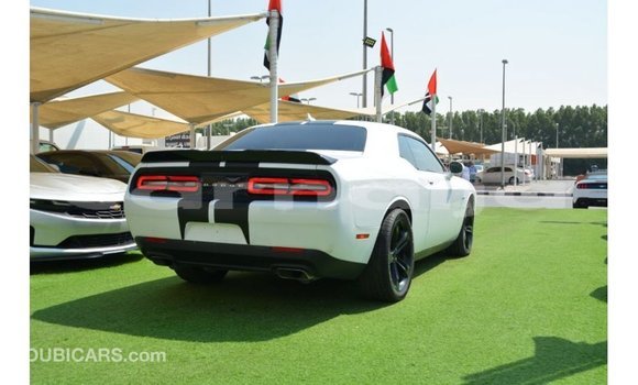 Acheter Import Voiture Dodge Challenger Blanc à Import - Dubai, État d'Abia Acheter Import Voiture Dodge Challenger Blanc à Import - Dubai, État d'Abia