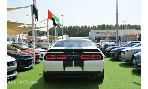Acheter Import Voiture Dodge Challenger Blanc à Import - Dubai, État d'Abia Acheter Import Voiture Dodge Challenger Blanc à Import - Dubai, État d'Abia
