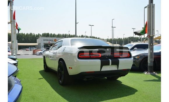 Acheter Import Voiture Dodge Challenger Blanc à Import - Dubai, État d'Abia Acheter Import Voiture Dodge Challenger Blanc à Import - Dubai, État d'Abia