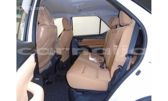 Buy Import Toyota Fortuner White Car in Import - Dubai in Abia State Buy Import Toyota Fortuner White Car in Import - Dubai in Abia State