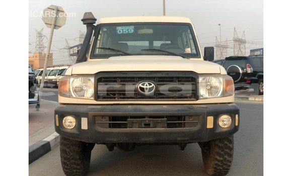 Buy Import Toyota Land Cruiser White Car in Import - Dubai in Abia State Buy Import Toyota Land Cruiser White Car in Import - Dubai in Abia State