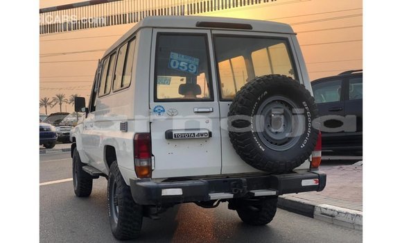 Buy Import Toyota Land Cruiser White Car in Import - Dubai in Abia State Buy Import Toyota Land Cruiser White Car in Import - Dubai in Abia State