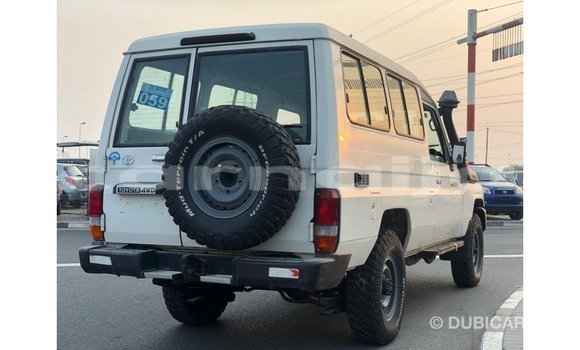 Buy Import Toyota Land Cruiser White Car in Import - Dubai in Abia State Buy Import Toyota Land Cruiser White Car in Import - Dubai in Abia State