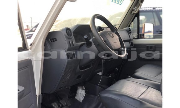 Buy Import Toyota Land Cruiser White Car in Import - Dubai in Abia State Buy Import Toyota Land Cruiser White Car in Import - Dubai in Abia State