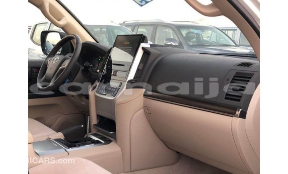 Buy Import Toyota Land Cruiser White Car in Import - Dubai in Abia State Buy Import Toyota Land Cruiser White Car in Import - Dubai in Abia State