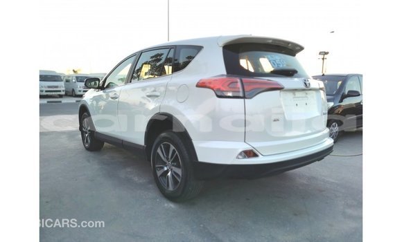 Acheter Import Utilitaire Toyota HiAce Blanc à Import - Dubai, État d'Abia Acheter Import Utilitaire Toyota HiAce Blanc à Import - Dubai, État d'Abia