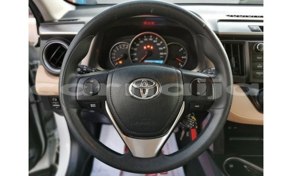 Acheter Import Utilitaire Toyota HiAce Blanc à Import - Dubai, État d'Abia Acheter Import Utilitaire Toyota HiAce Blanc à Import - Dubai, État d'Abia