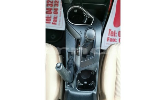 Acheter Import Utilitaire Toyota HiAce Blanc à Import - Dubai, État d'Abia Acheter Import Utilitaire Toyota HiAce Blanc à Import - Dubai, État d'Abia