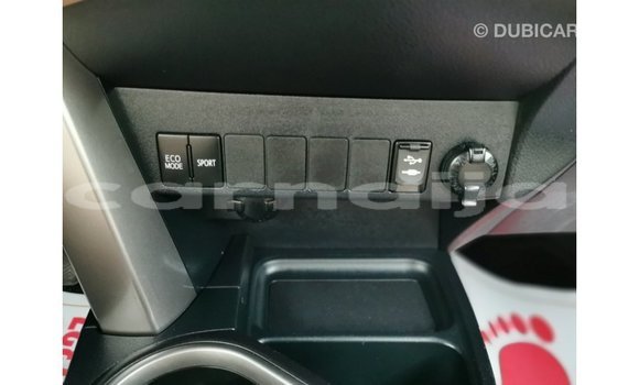 Acheter Import Utilitaire Toyota HiAce Blanc à Import - Dubai, État d'Abia Acheter Import Utilitaire Toyota HiAce Blanc à Import - Dubai, État d'Abia