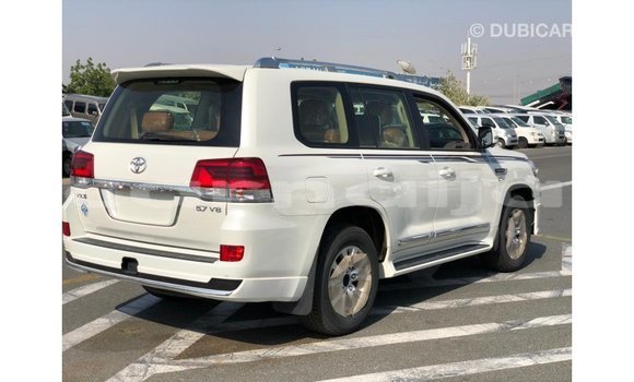 Acheter Import Voiture Toyota Land Cruiser Blanc à Import - Dubai, État d'Abia Acheter Import Voiture Toyota Land Cruiser Blanc à Import - Dubai, État d'Abia