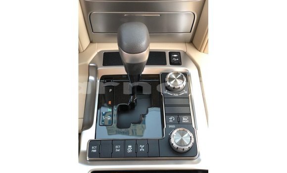 Acheter Import Voiture Toyota Land Cruiser Blanc à Import - Dubai, État d'Abia Acheter Import Voiture Toyota Land Cruiser Blanc à Import - Dubai, État d'Abia