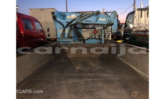 Acheter Import Voiture Toyota Pickup Blanc à Import - Dubai, État d'Abia Acheter Import Voiture Toyota Pickup Blanc à Import - Dubai, État d'Abia