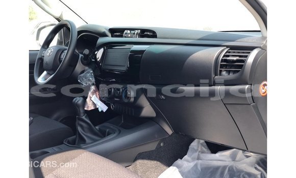 Buy Import Toyota Hilux White Car in Import - Dubai in Abia State Buy Import Toyota Hilux White Car in Import - Dubai in Abia State